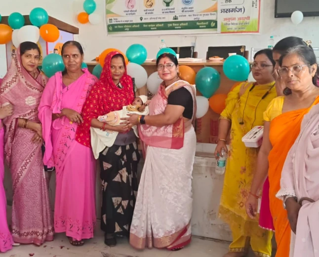 Kasganj news सेवा संकल्प अभियान के तहत आंगन मिलन उत्सव आयोजित, आंगनबाड़ी कार्यकर्ताओं का हुआ सम्मान