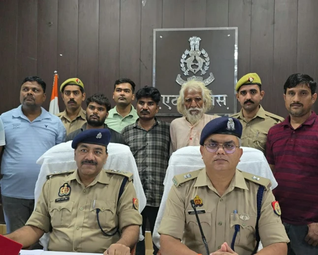 Etah News : दोहरे हत्याकांड का खुलासा, तीन गिरफ्तार; मुख्य आरोपी रुकमपाल अब भी फरार