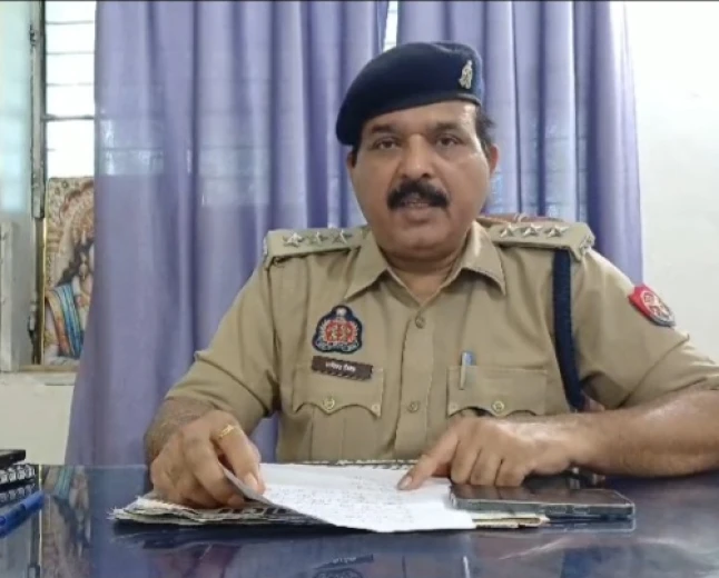 दुकानदार से मारपीट के मामले में पांच पुलिसकर्मी निलंबित