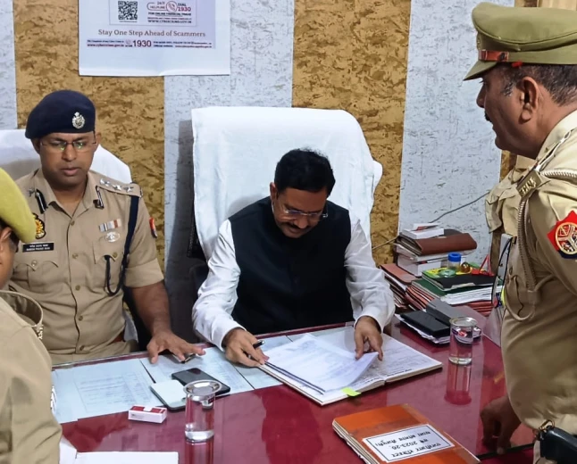 मैनपुरी: अवैध कब्जा करने वालों पर सख्त, भू-माफियाओं पर होगी कार्रवाई