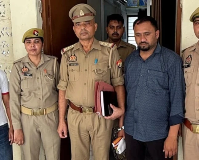 नौकरी के नाम पर ठगी करने वाले दो शातिर अभियुक्त गिरफ्तार, चला रहे थे फर्जी कॉल सेंटर