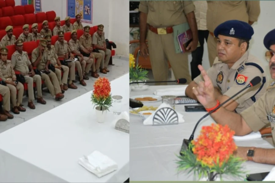 Kasganj news कासगंज पुलिस द्वारा एन्टी रोमियों टीमों के साथ की गयी समीक्षा गोष्ठी  