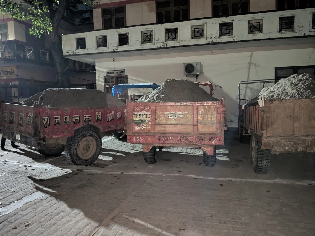 Kasganj news कासगंज डीएम के निर्देश पर अवैध खनन के विरुद्ध जिला प्रशासन की बड़ी कार्यवाही