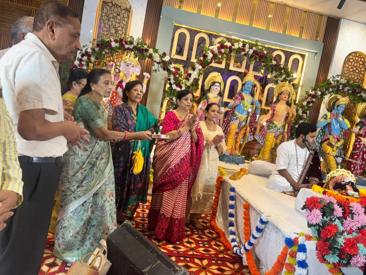 श्रीमद्भागवत कथा में कृष्ण जन्म पर गूंजा जयघोष