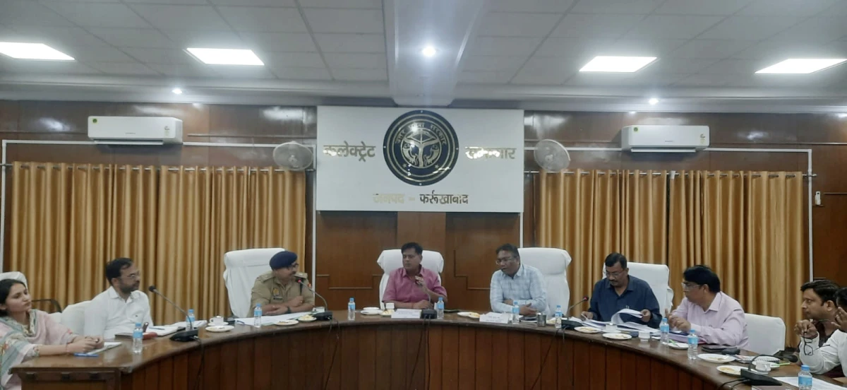 फर्रुखाबाद निर्वाचन: 30 माइक्रो प्रेक्षकों की तैनाती, निष्पक्ष मतदान के निर्देश