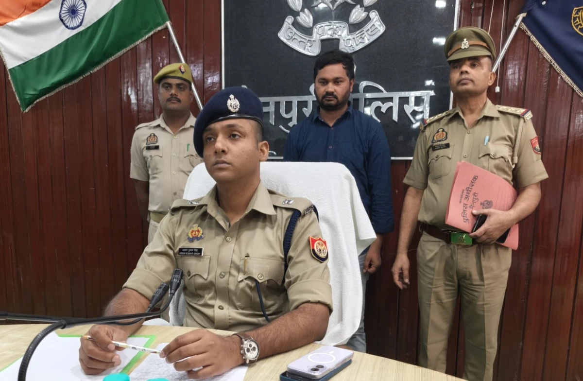 मैनपुरी: नौकरी के नाम पर ठगी करने वाले कॉल सेंटर का भंडाफोड़