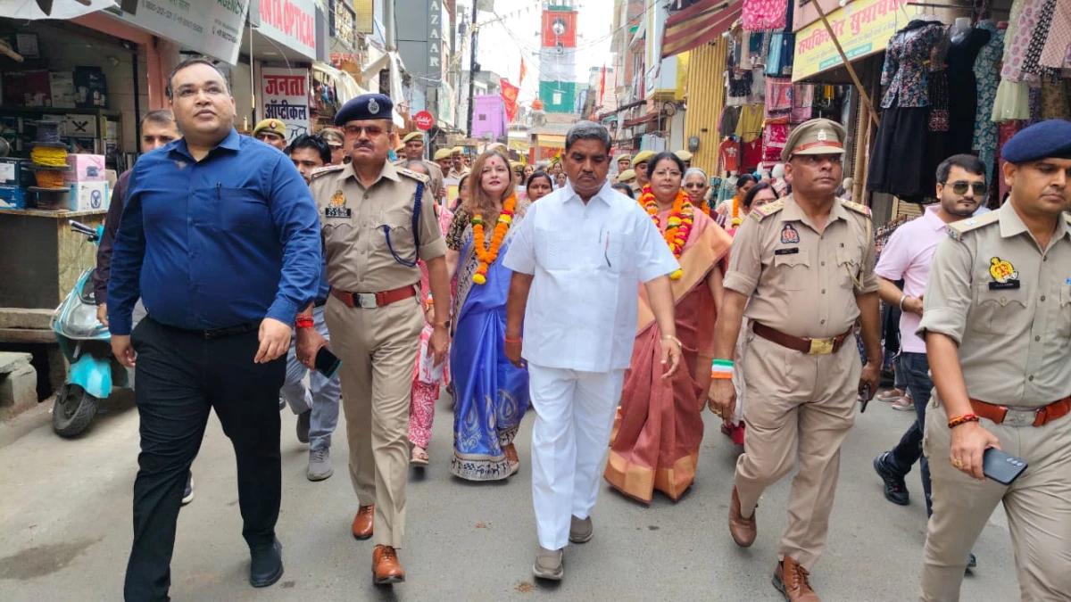 Kasganj news शारदीय नवरात्रि के अवसर पर कासगंज में निकला भव्य पैदल मार्च, महिला सुरक्षा एवं सशक्तिकरण का दिया संदेश