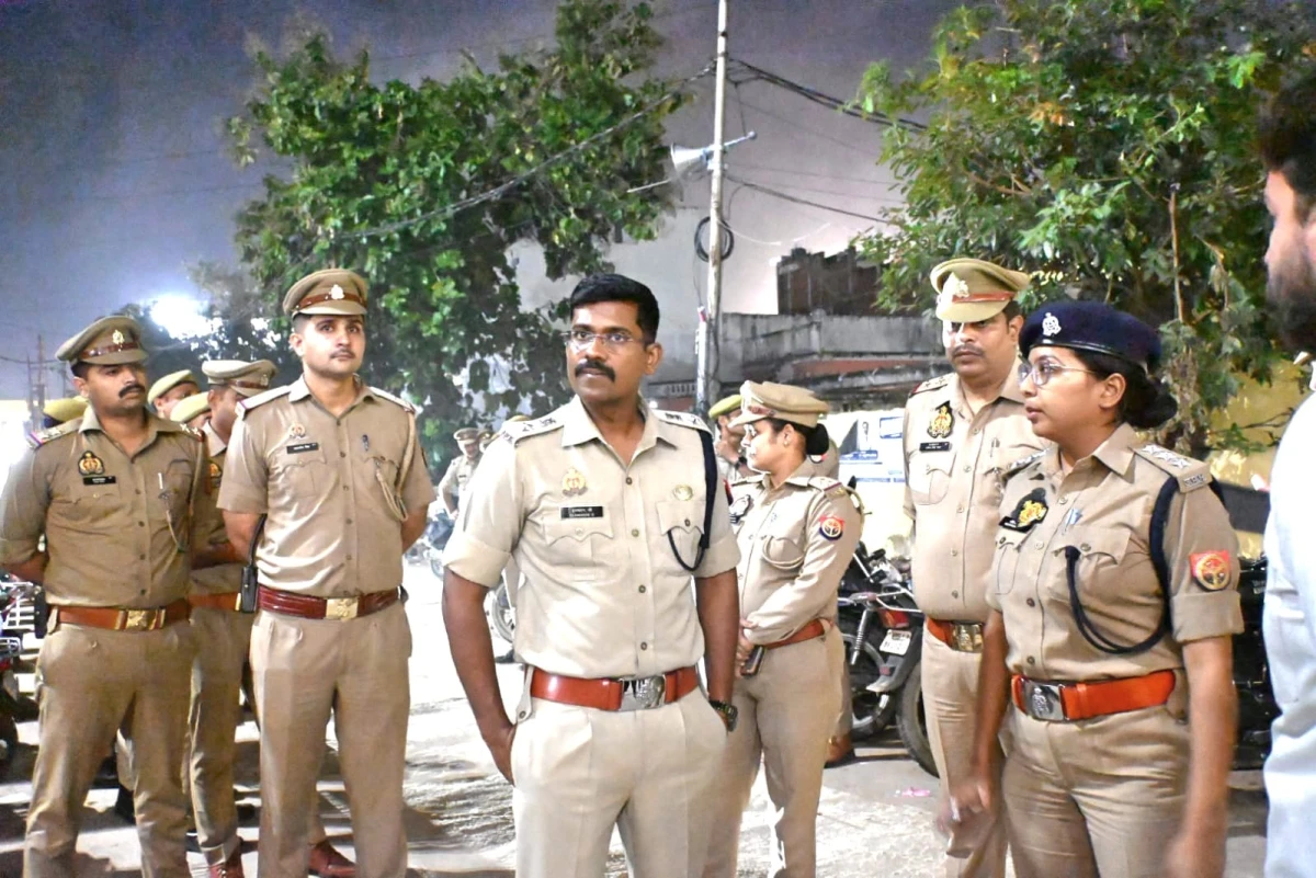 एटा: एसएसपी ने रामलीला और मेला परिसर का किया सुरक्षा निरीक्षण