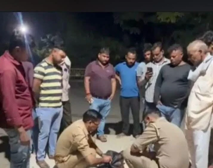 तेज रफ्तार कार ने बाइक में मारी टक्कर, किसान की दर्दनाक मौत चार बच्चों के सिर से उठा पिता का साया, मां की पहले हो चुकी थी मौत