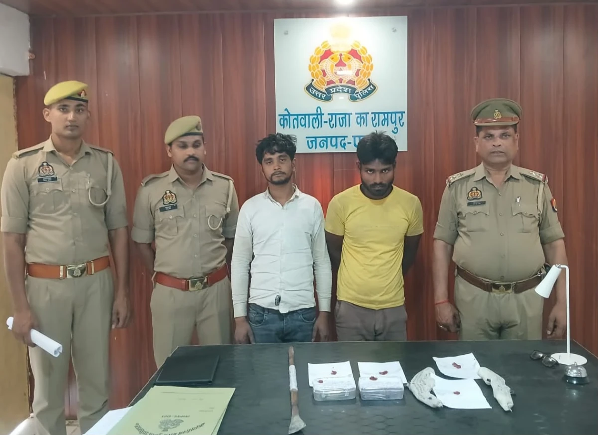 एटा पुलिस की बड़ी कार्रवाई: दो शातिर चोर गिरफ्तार, अवैध हथियार बरामद