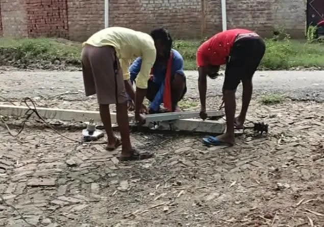 अमृतपुर में आंधी-बारिश से बिजली व्यवस्था ठप, 60 खंभे गिरे
