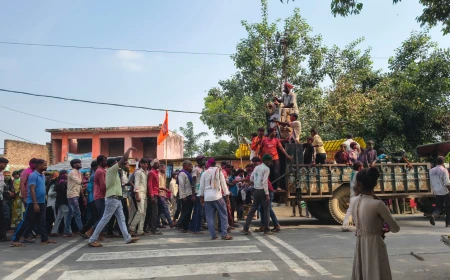 अमृतपुर में नवरात्रि का भव्य शुभारंभ: गंगा तट तक निकली विशाल शोभायात्रा