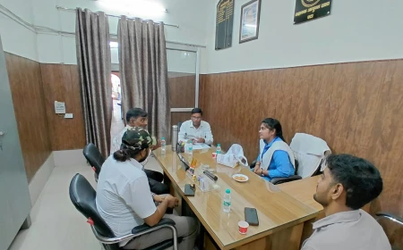 मिशन शक्ति: एटा में छात्रा चांदनी बनीं एक दिन की सहायक आयुक्त खाद्य
