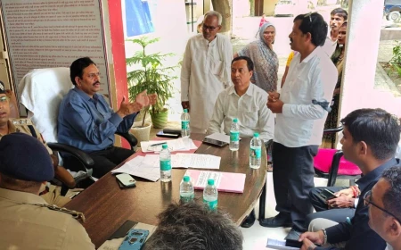 थाना समाधान दिवस: मैनपुरी में डीएम-एसपी ने दिए अवैध कब्जे हटाने के निर्देश