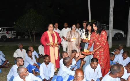आकांक्षा समिति की अध्यक्षा नेहा शर्मा ने 'अपना घर आश्रम' में बांटी खुशियां, संवासियों संग साझा किए आत्मीय पल