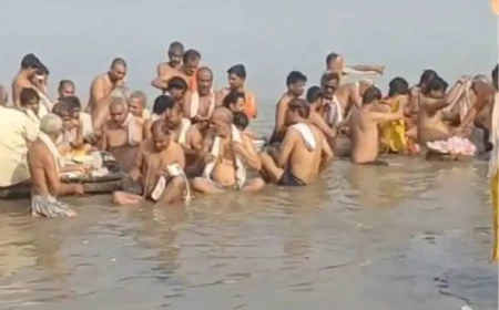 पितृ अमावस्या 2024: फर्रुखाबाद के पांचाल घाट पर उमड़ी आस्था की भीड़