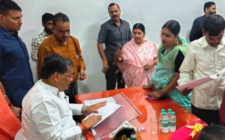 मैनपुरी जन-सुनवाई: मंत्री जयवीर सिंह ने दिए त्वरित निस्तारण के निर्देश