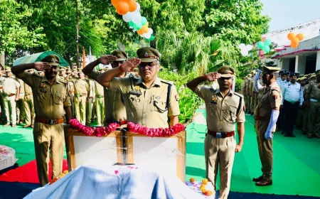 एटा पुलिस ने मनाई गांधी जयंती और शास्त्री जयंती: सादगी और कर्तव्य का संकल्प