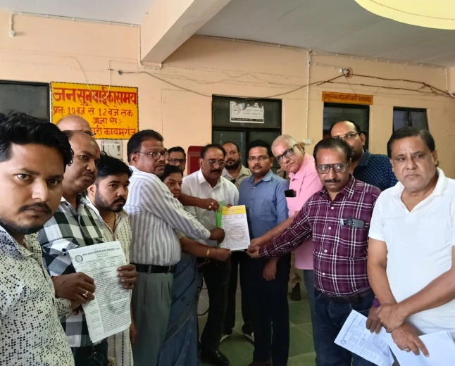 व्यापारियों की बैंक संबंधी समस्याओं को लेकर वित्त मंत्री के नाम सौंपा आठ सूत्रीय ज्ञापन