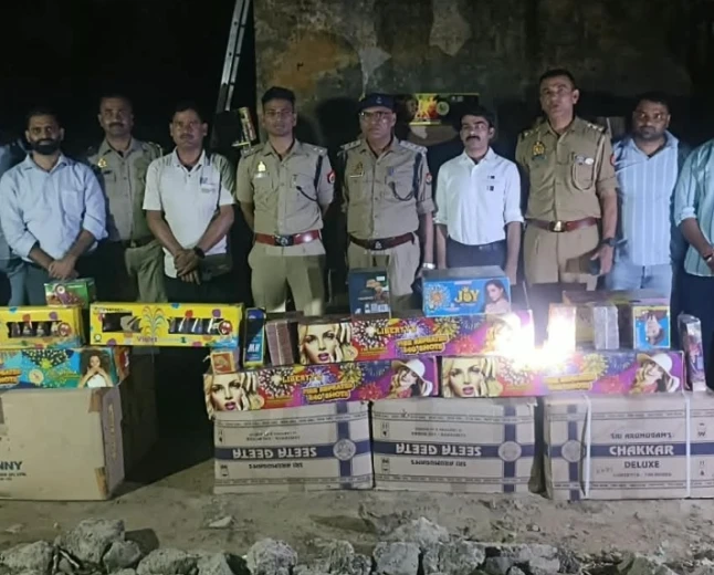 शिकोहाबाद पुलिस, एसओजी और फायर सर्विस की संयुक्त कार्रवाई, 19 क्विंटल अवैध पटाखों के साथ दो अभियुक्त गिरफ्तार