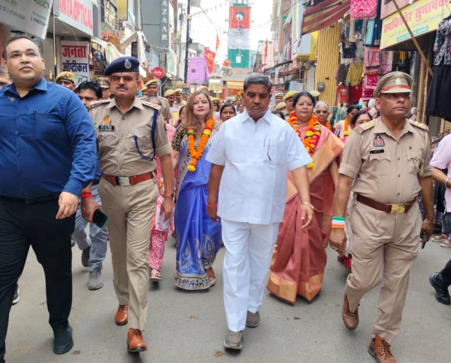 Kasganj news शारदीय नवरात्रि के अवसर पर कासगंज में निकला भव्य पैदल मार्च, महिला सुरक्षा एवं सशक्तिकरण का दिया संदेश