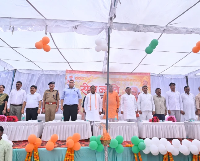Kasganj news विकसित भारत @2047’ के संकल्प के साथ सामूहिक रूप से वंदे मातरम् एवं राष्ट्रगान का किया गया गायन।
