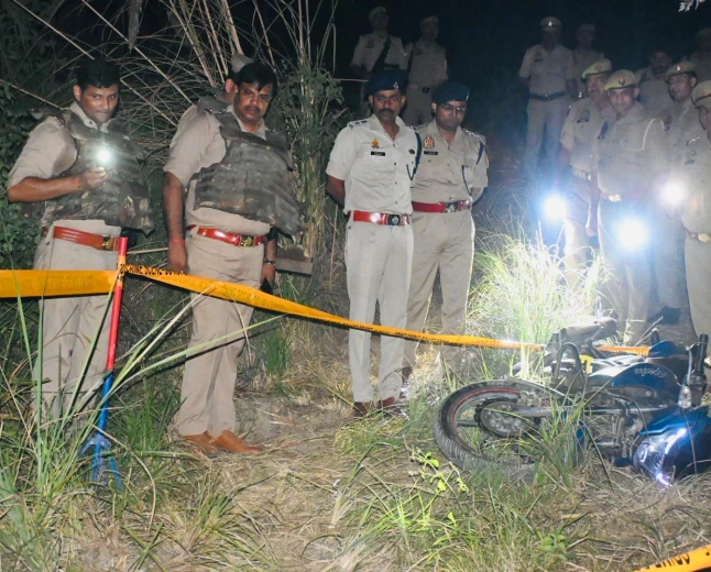Etah News : पुलिस मुठभेड़ में एक लाख का इनामी बदमाश वीरेंद्र सुन्ना ढेर, सिपाही घायल