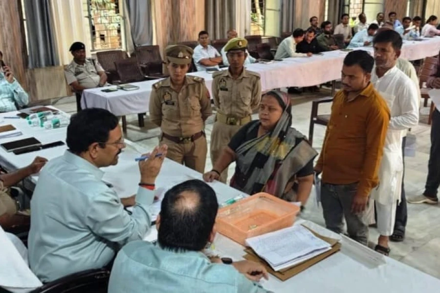 मैनपुरी संपूर्ण समाधान दिवस: कुरावली में 8 शिकायतों का त्वरित निस्तारण