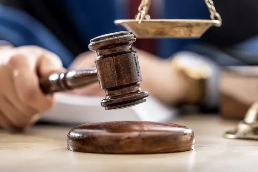 फर्रुखाबाद: कोर्ट के आदेश पर लेखपाल और पुलिस कर्मियों पर मुकदमा दर्ज