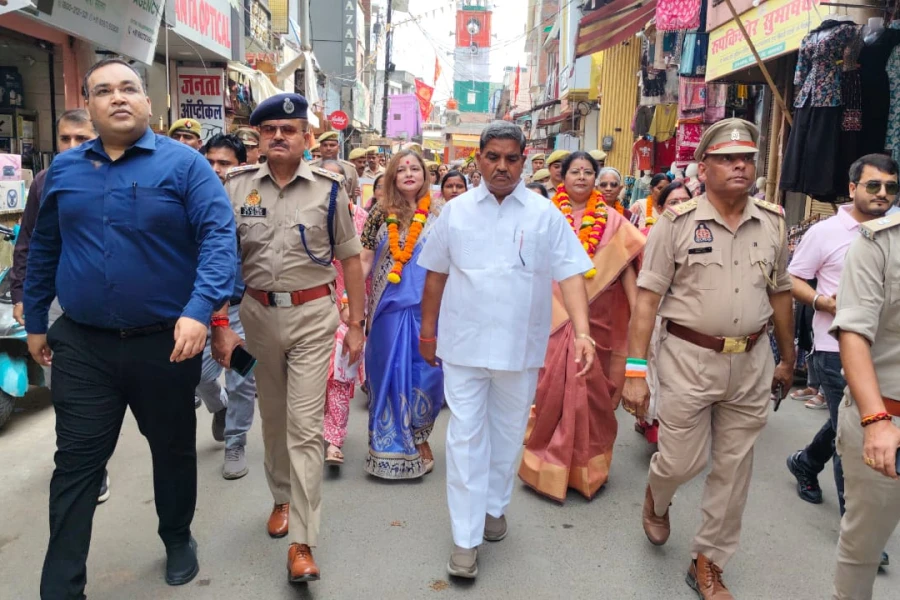 Kasganj news शारदीय नवरात्रि के अवसर पर कासगंज में निकला भव्य पैदल मार्च, महिला सुरक्षा एवं सशक्तिकरण का दिया संदेश