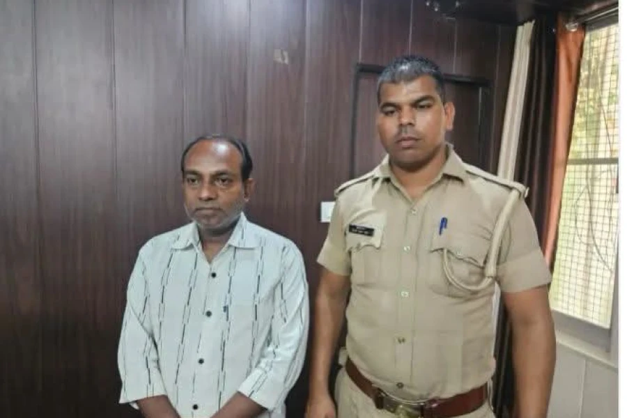 कानपुर में पकड़ा गया 15 हजार का इनामी गैंगस्टर, फल बेचकर कर रहा था छिपने की कोशिश